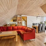 Child-friendly With Large Indoor Pool Hébergement de vacances