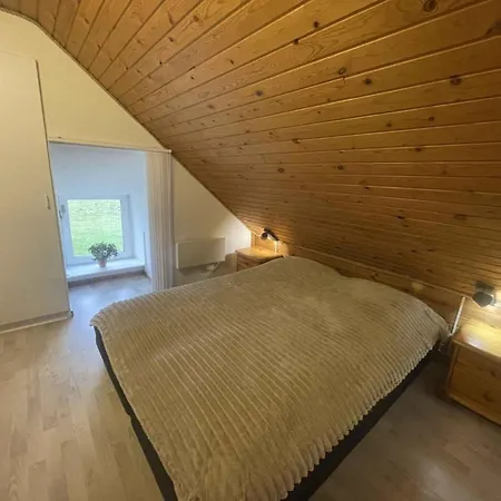 Child-friendly With Large Indoor Pool Сasa de vacaciones *