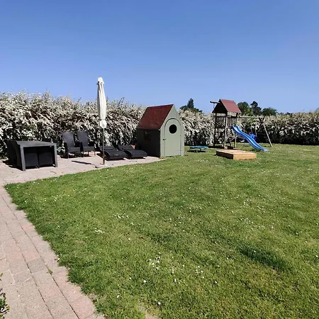 Child-friendly With Large Indoor Pool بيت للعطل *