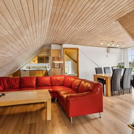 بيت للعطل Child-friendly With Large Indoor Pool *