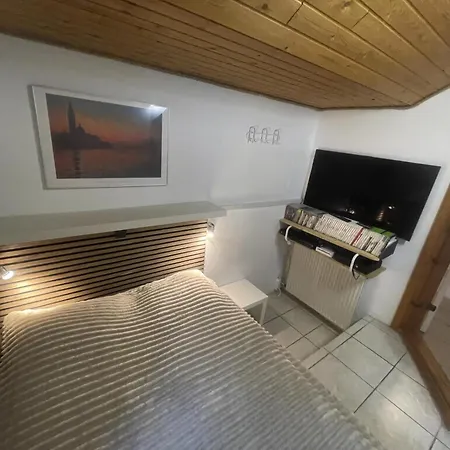 بيت للعطل Child-friendly With Large Indoor Pool